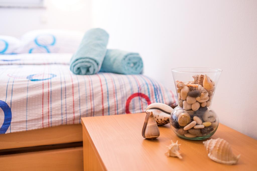 Apartment Karamarko Malinska Eksteriør billede